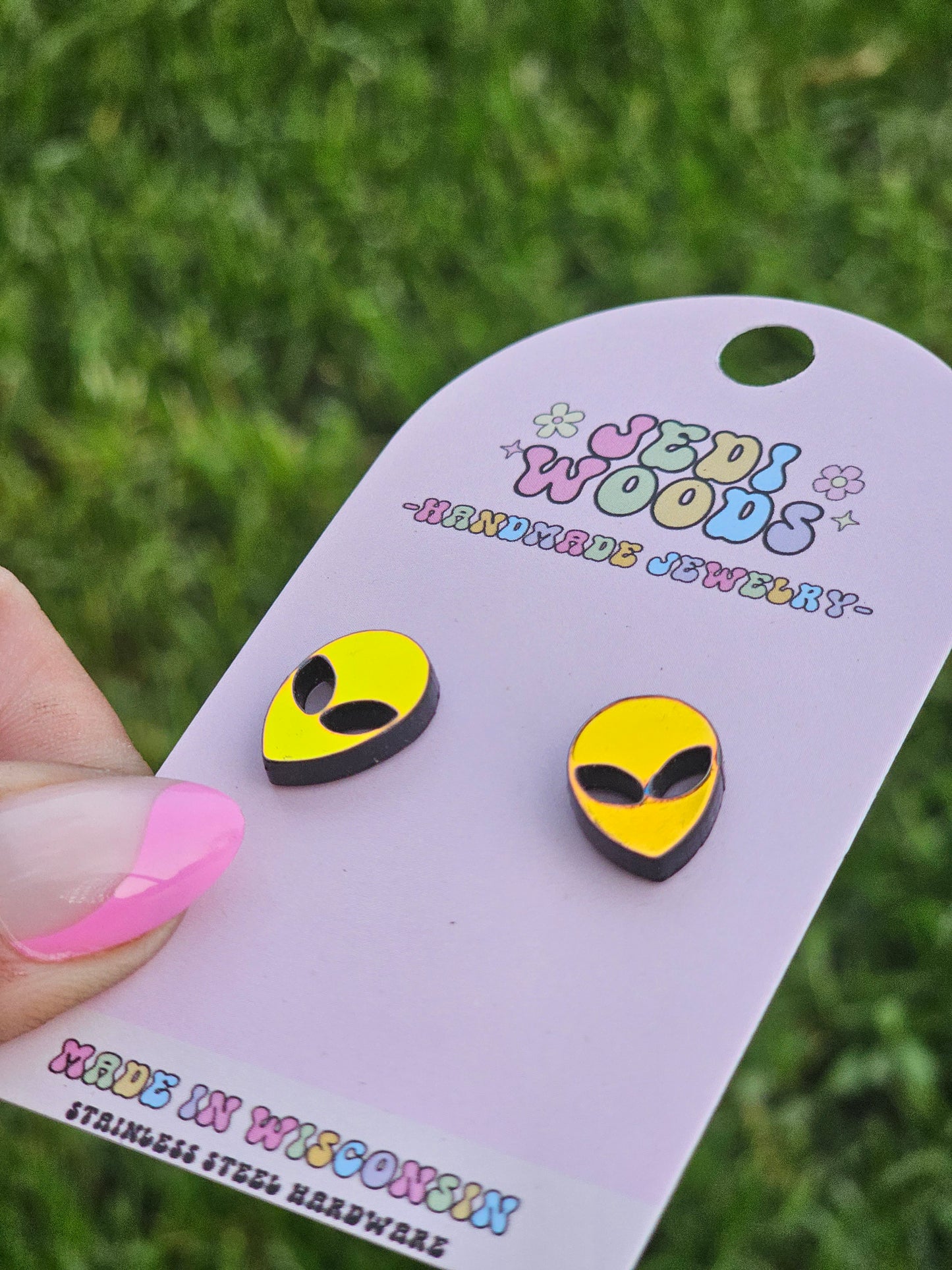 Color Changing Alien Studs