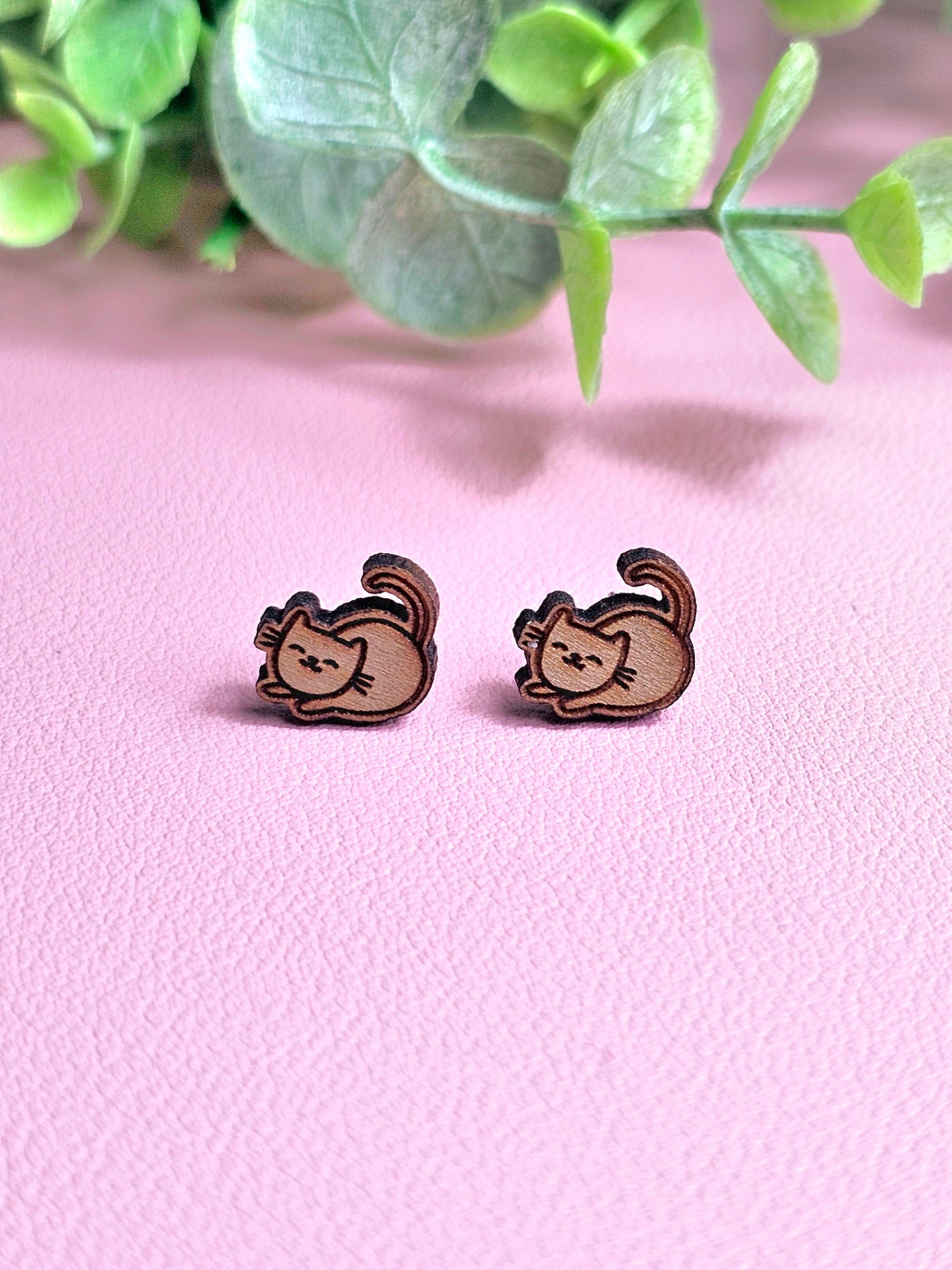 Wooden Cat Studs