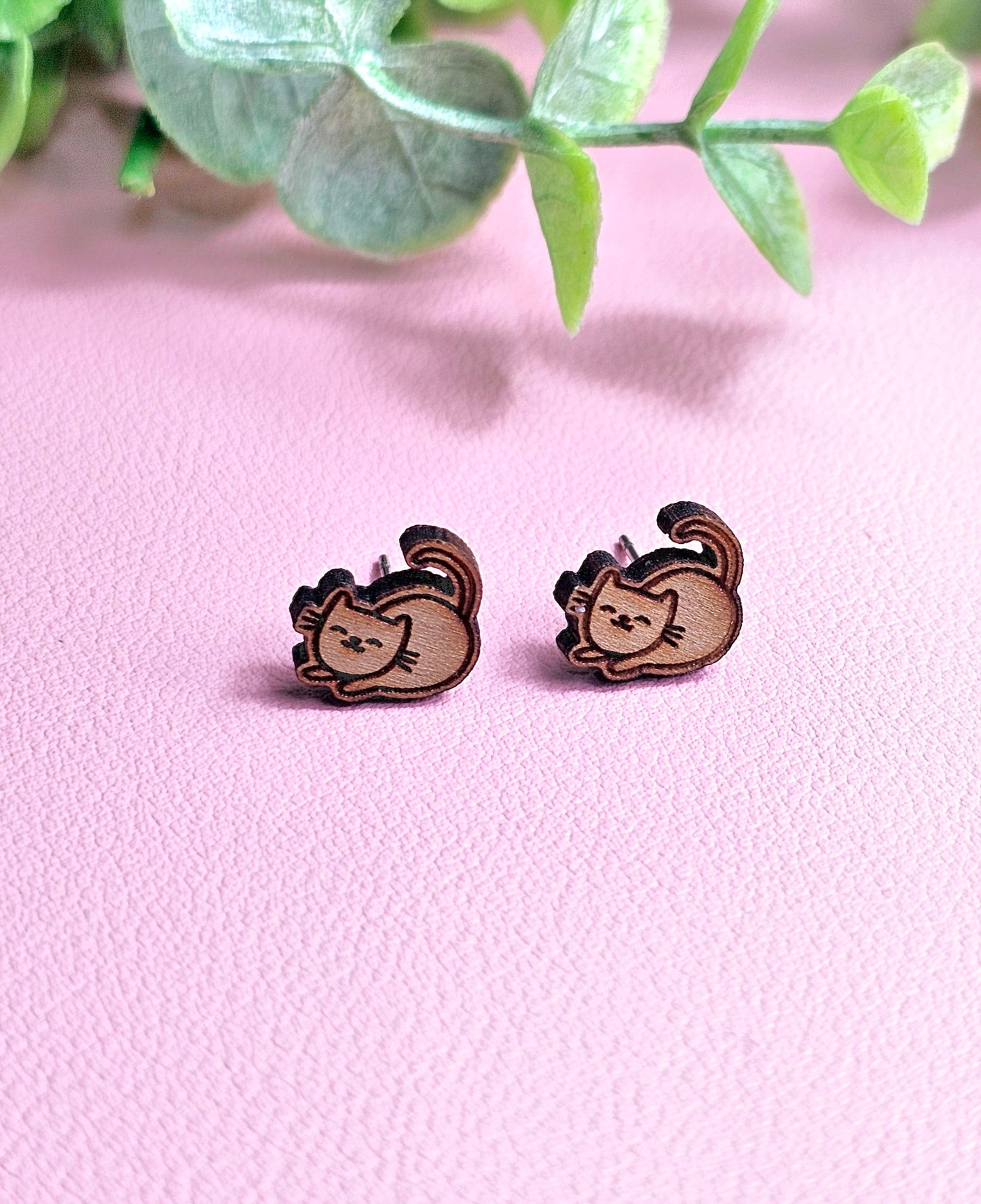 Wooden Cat Studs