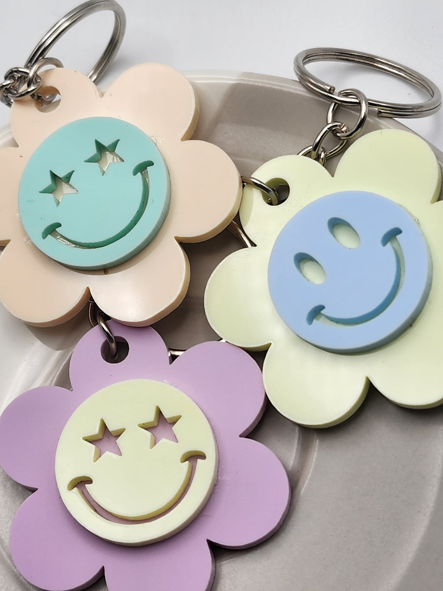 Regular Retro Smiley Keychain